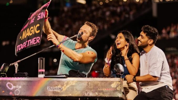 Indian_Fans_Chris_Martin_Andy_Byron_Kristin_Cabot_1752834443517_1752834480214
